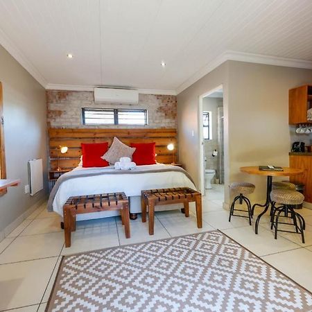 Touching Senses Garden Cottages บลูมฟอนเทน ภายนอก รูปภาพ