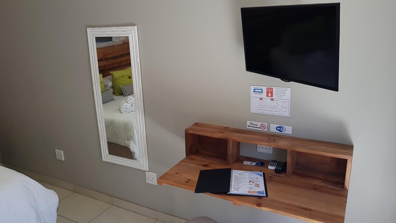 Touching Senses Garden Cottages บลูมฟอนเทน ภายนอก รูปภาพ