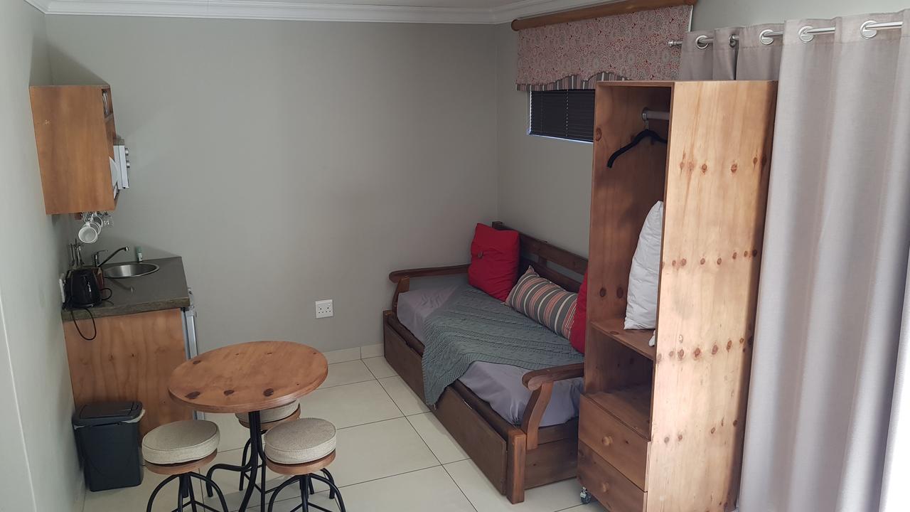 Touching Senses Garden Cottages บลูมฟอนเทน ภายนอก รูปภาพ