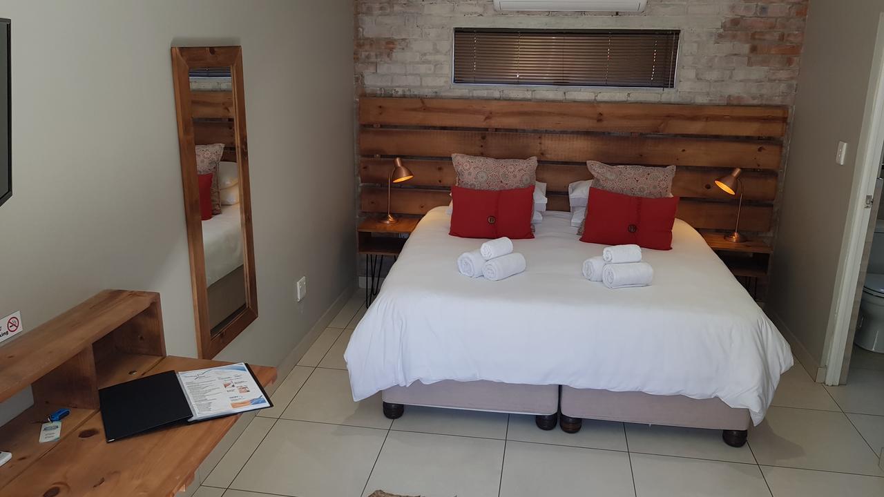 Touching Senses Garden Cottages บลูมฟอนเทน ภายนอก รูปภาพ
